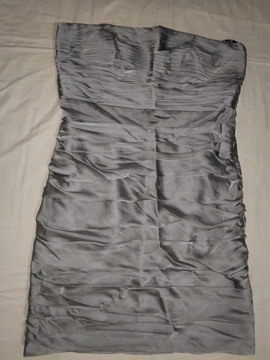 Monique Lhuillier Dresses & Skirts - Monique Lhuillier Strapless Ruched Gray Cocktail Dress